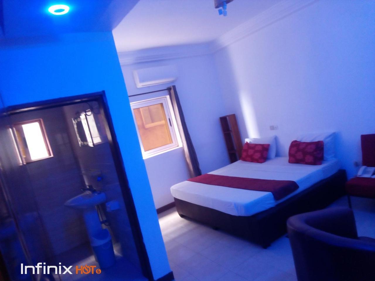 Senateur Hotel Agontinkon Cotonou Esterno foto