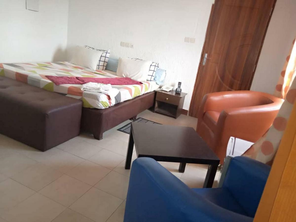 Senateur Hotel Agontinkon Cotonou Esterno foto