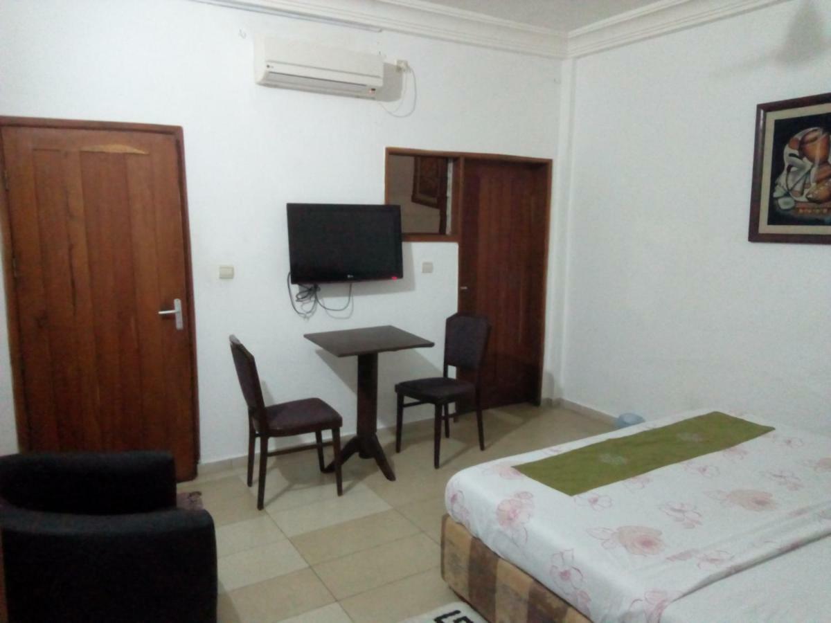 Senateur Hotel Agontinkon Cotonou Esterno foto