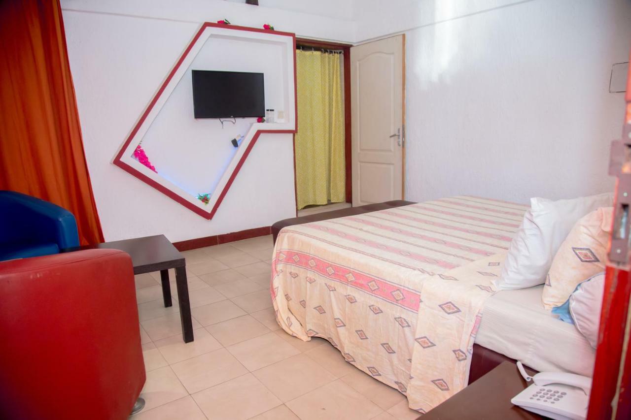 Senateur Hotel Agontinkon Cotonou Esterno foto