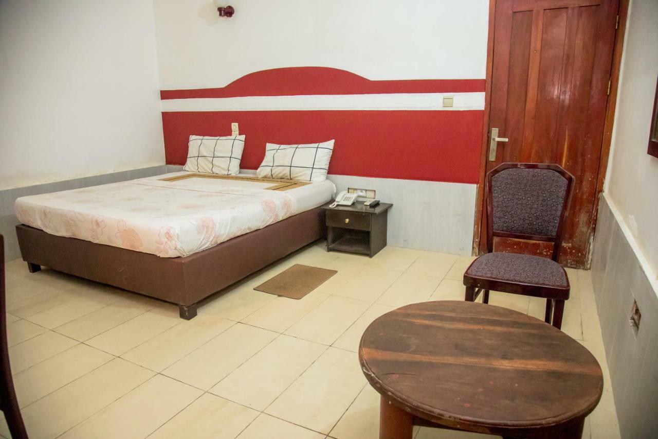 Senateur Hotel Agontinkon Cotonou Esterno foto