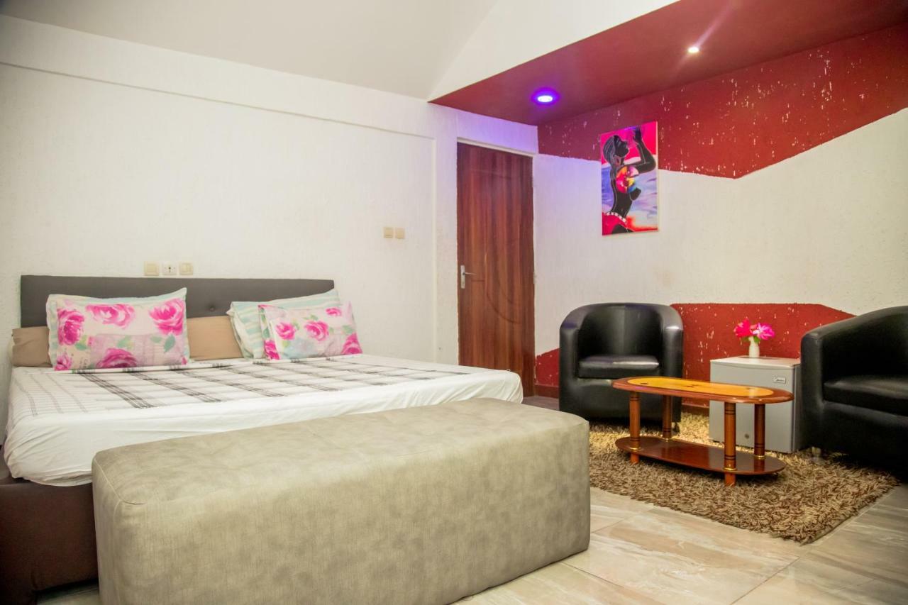 Senateur Hotel Agontinkon Cotonou Esterno foto