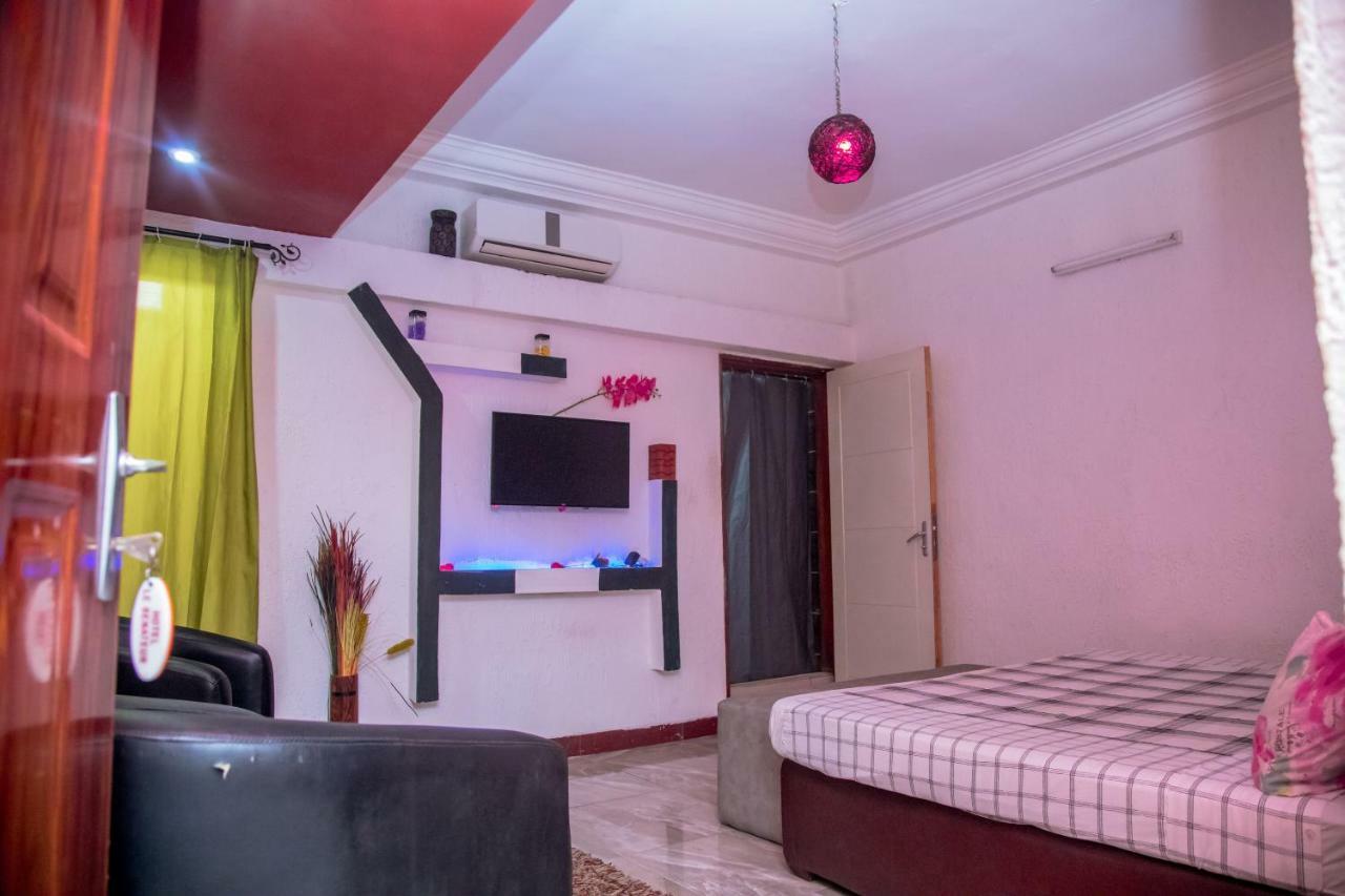 Senateur Hotel Agontinkon Cotonou Esterno foto